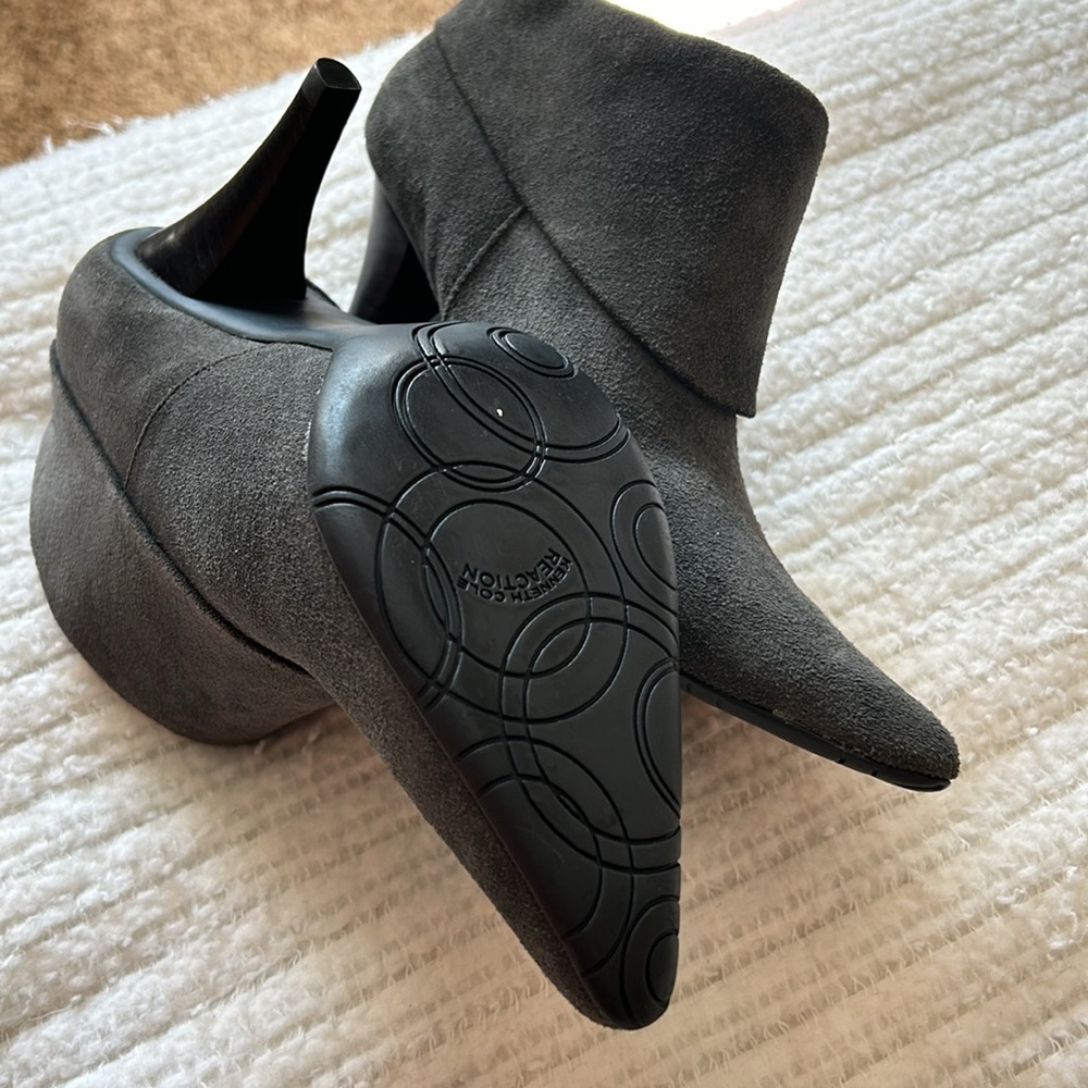 Size 7 , Kenneth Cole reaction suade boot